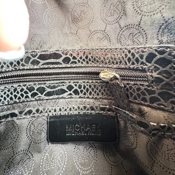 Michael Kors Vintage Sloan Python Black Clutch - Picture 4 of 7